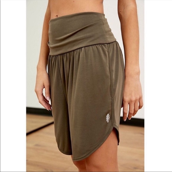 Free People Rebound Short army - Picture 3 of 7